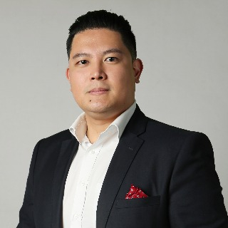 Peter Tajanlangit