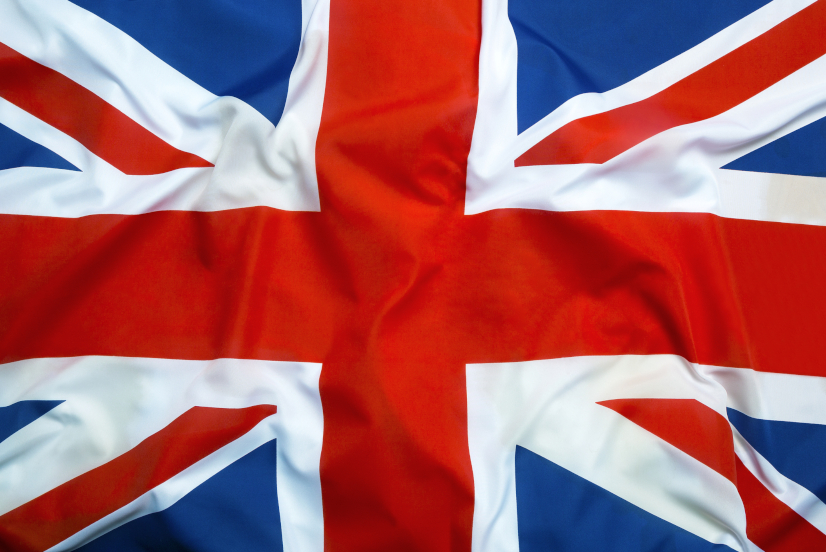 Britische Flagge in Bewegung||||Grafik über die nominalen Hauspreise Vereinigtes Königreich