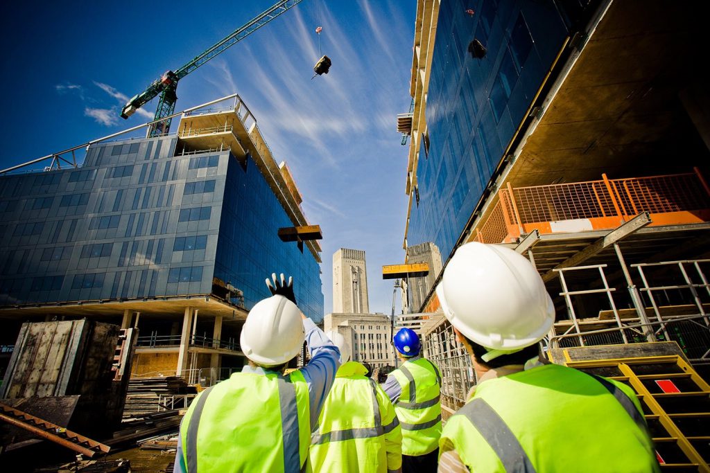 Nadzór budowlany na budowie|Oprogramowanie dla budownictwa PlanRadar może pomóc w przygotowaniu do kontroli nadzoru budowlanego|Nadzor budowlany ocenia zgodność inwestycji z obowiązującymi przepisami|Inspekcja nadzoru budowlanego na budowie|Nadzór budowlany w trakcie inspekcji