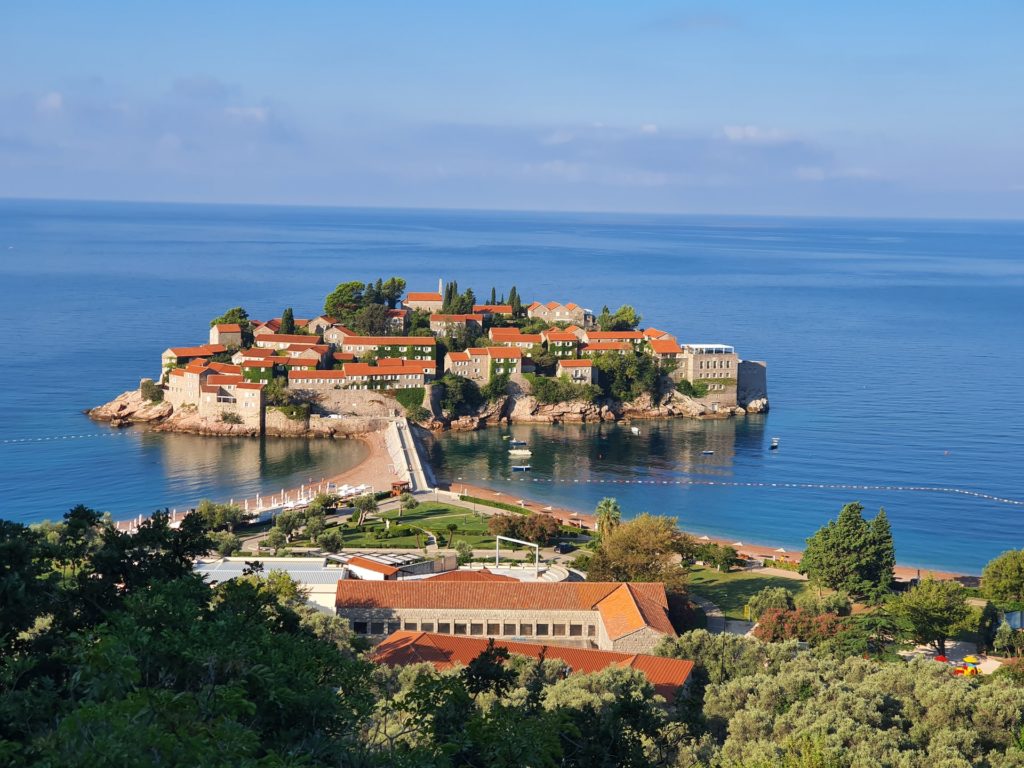 Сколько стоит жилье в Черногории в 2022 году